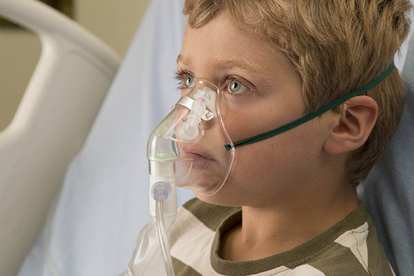 Respi-Check™, masque oxygène haute concentration pédiatrique avec indicateur respiratoire, pince-nez et tuyau, 2.1m